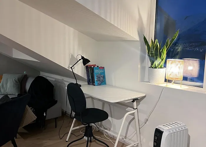 Modern Central Top Floor Apartment