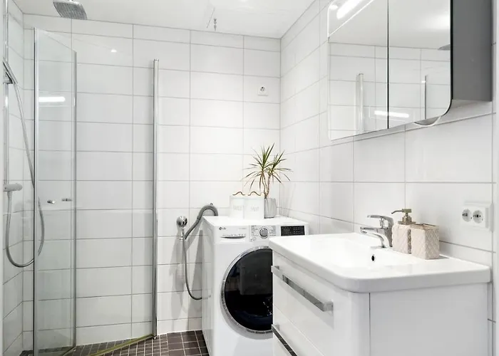 Modern Central Top Floor Apartment